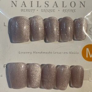 Nail Art Collection Luxury Handmade Press-On Nails – Medium Size